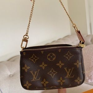 LV pochette accessories